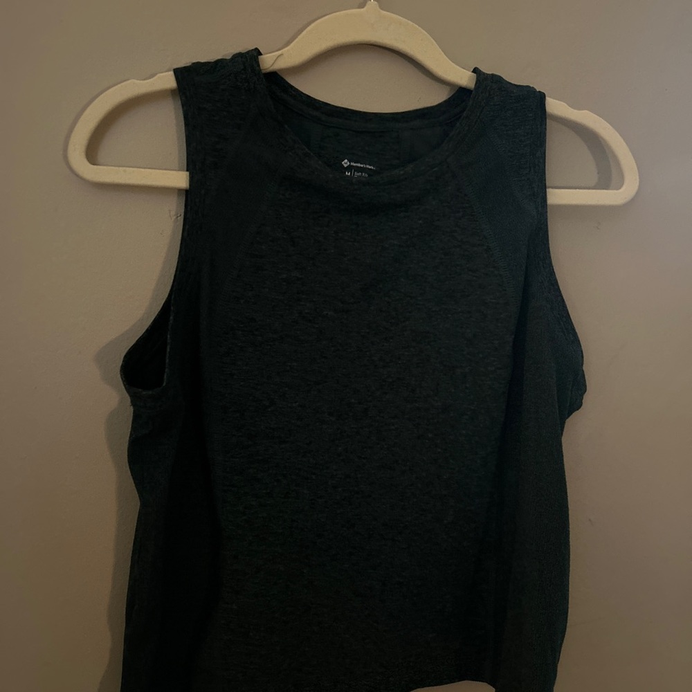 Black Sleeveless Muscle Tee Tank Top